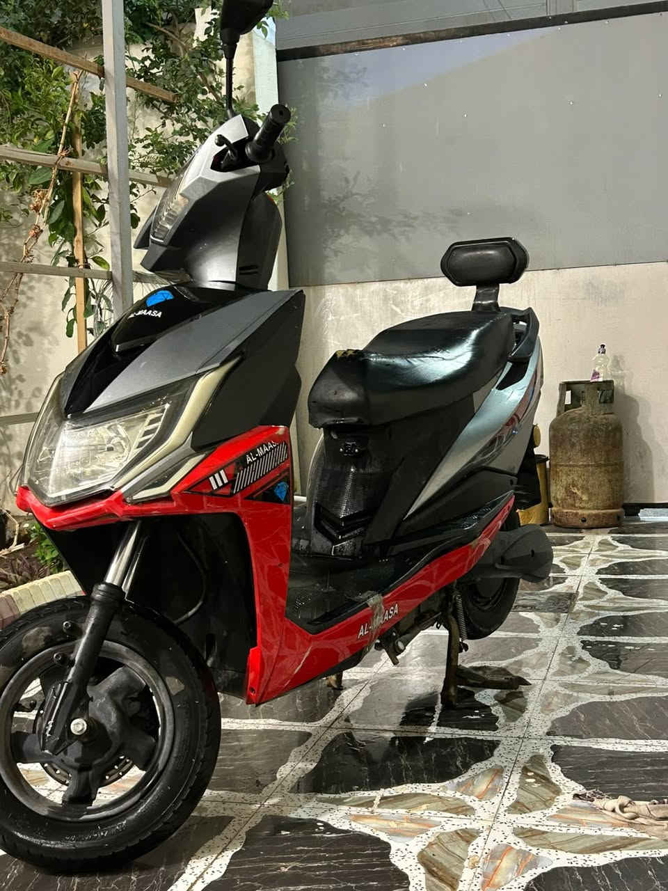 دراجه شحن نوع الماسه  سكنس نضافه فول 
بطاريات نص عمر 
شاشه ديجتال 
كله شغاله 
موديل 24
للبيع سعر الدراجه 300الف فقط مكان رمادي 
للأتصال بل رقم. ***********
