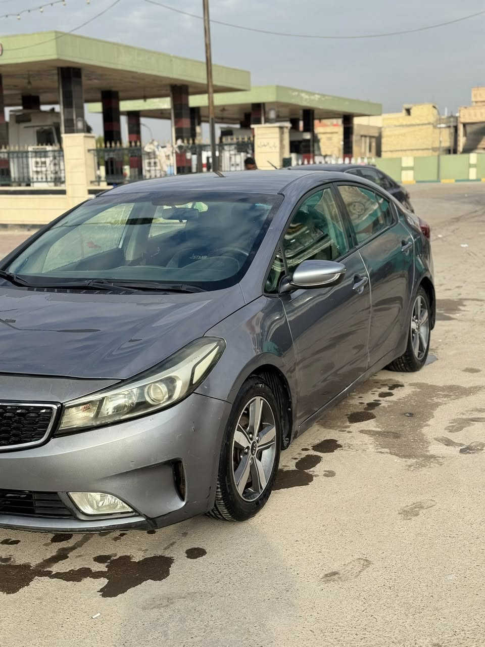 السلام عليكم 
كيا فورتي 2018 امريكي
للبيع 
ماشية 127الف
(كير محرك مكفول)
صدر و حدادية حلوة و ناعمة السيارة 
السيارة نضيفة 

المواصفات 
شاشة 
كامرة 
تحكمات ستيرن جهتين
لايت زنون 
داخل مخمل 
3 وضعيات قيادة 
تبريد ثلج 
مانع انزلاق 

السونر موضح بل منشور و بيهة كم ملاحضة موضحة بل صور 

السعر 105 بيهة مجال جدا بسيط

العنوان بغداد الغزالية

للاستفسار ***********
