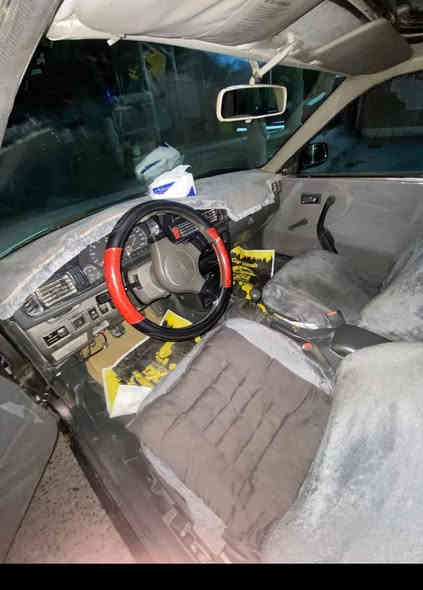 سلام عليكم 
سيارة مازدا للبيع كير ومحرك كله شرط 
تخم تاير جديد 
سيارة كلها بلادي 
للاستفسار: ***********
السعر :30 وبيها مجال
