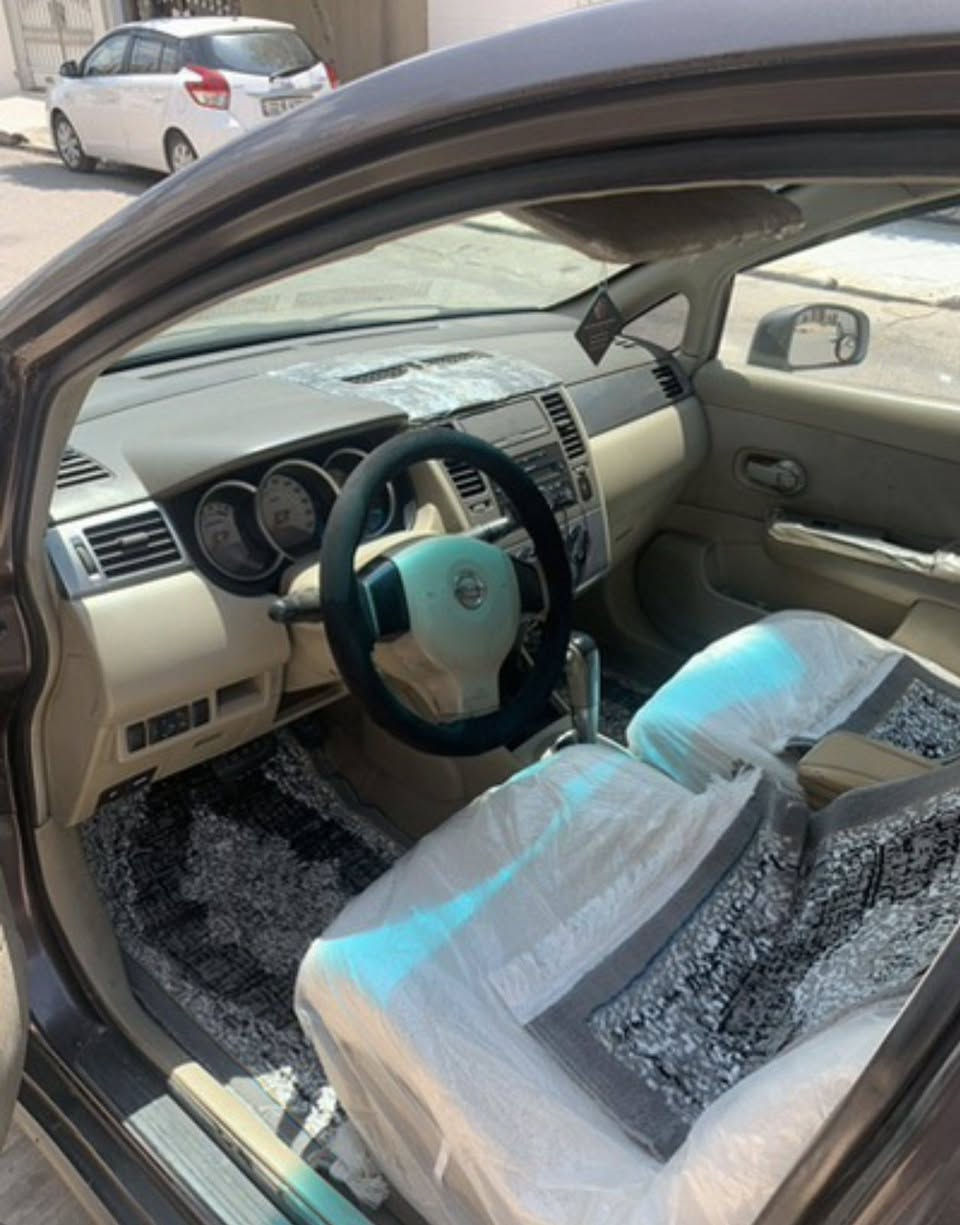 نیسان تیدا 2009
حيزام بؤياخ 
سةقف بة شةرت
 بةدةنةي نةگرتية
 پشتي ليداني هةية 
گير مةكينة تةبريد بة ناو كردين بة شةرت 
زۆربەجوانی پاکی ماوە 

سعر لە کۆمێنت داوابکە ڕاستەخۆ بۆت دیت 📩 

هیچ خەلەلیکی تیدا نییە 
١٦ وةرةقة خةرامةي لة سةرة 

ژمارەی خاوەنی 
***********
