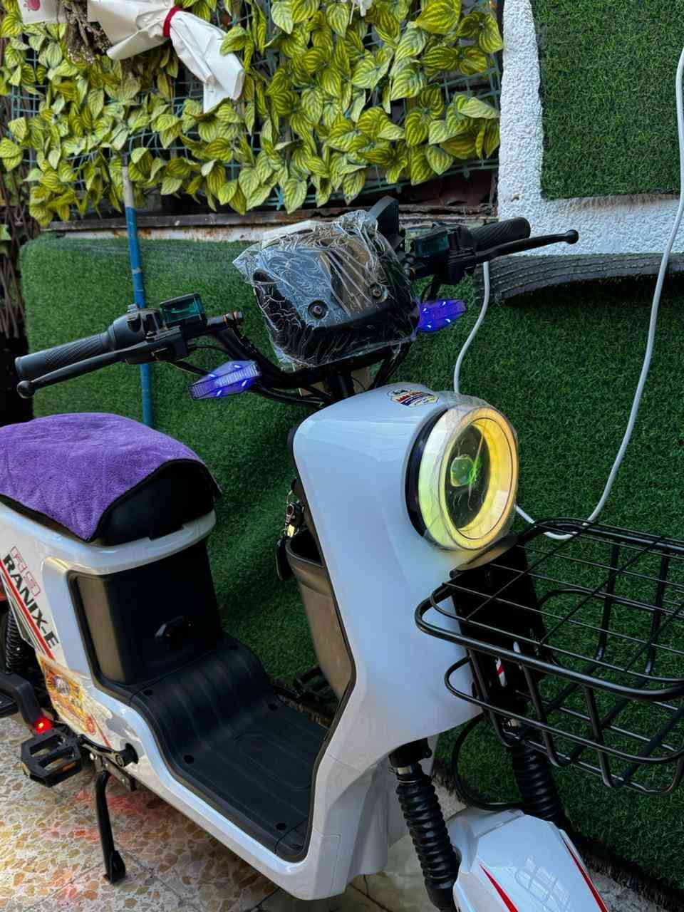 السلام عليكم شباب عندي دراجه للبيع شحن ار تسعه موديل 2025 بطايرات جديدات دراهجه نضيفه بس بيه كتف ما كلوبات يرادله تبديل سعره كتف رخيص سعر دراجه 500 وبيه مجال لطيبين مكان كربلاء رقمي *********** واتساب بي
