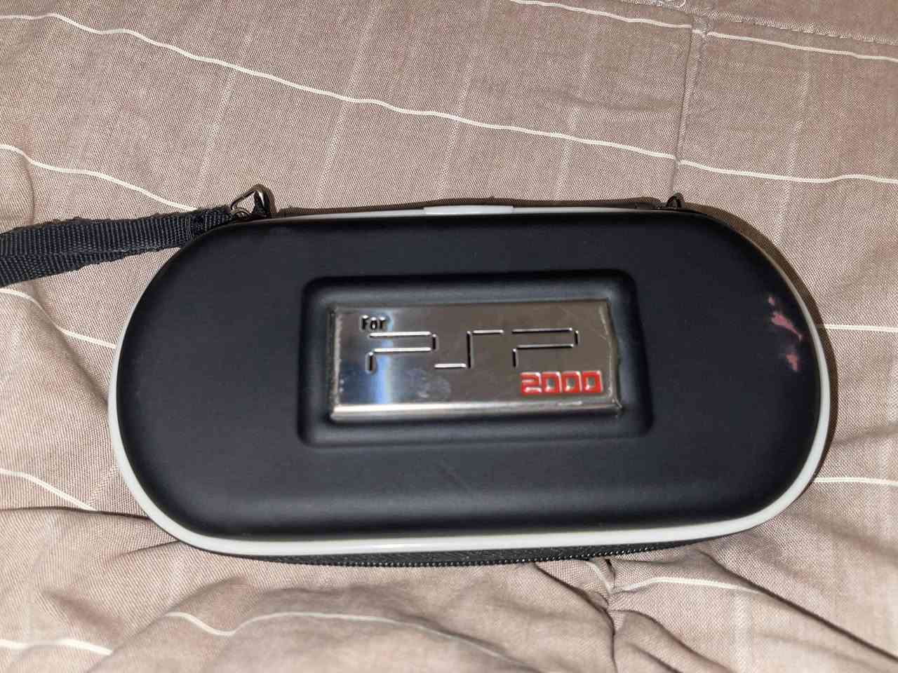 Psp موديل 2000 كلش نضيف ولا شخطه محافض عليه ويا شاحنه والجنطه مالته ويا ١٢ لعبه وذا تحب انزلك اللعبه التريدها سعره 100 مجال قليل تواصل خاص


**إذا كنت صاحب هذا الإعلان وتريد حذفه لأي سبب، رجاءا أرسل رسالة إلى الدعم الفني**