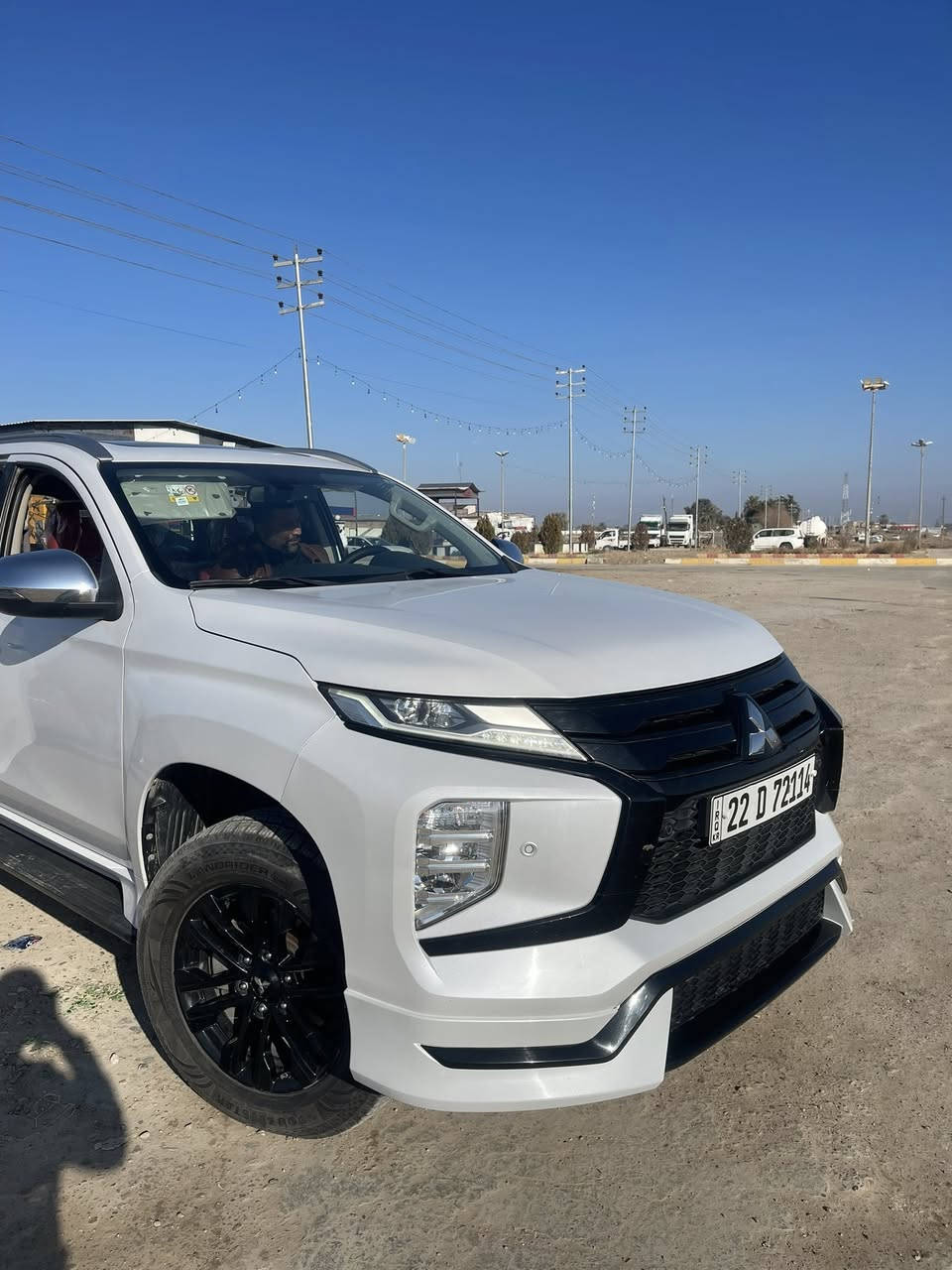 السلام عليكم من رخصه الادمن المحترم
باجيرو سبورت للبيع رقم اربيل كشافات إماميه وخلفيه حساسات إماميه خلفيه مانع تصادم سايد بريك بصمه دخول ذكي داخل احمر اوتو هولد لد امامي وخلفي ماوس لتحكمات بل فور ويل والتو ويل  شاشه وكامره بلادي مكفوله عده شخط بل جاملغ الأمامي موضح بل صور فتحه مكفوله كير مكينه صدر امامي خلفي مال شركه سياره نضيفه جداً ماشيه45الف كم سياره خليجيه تخم تاير قبل أسبوع شديته تحكمات جهتين مكان السياره صلاح الدين تكريت للاستفسار***********
