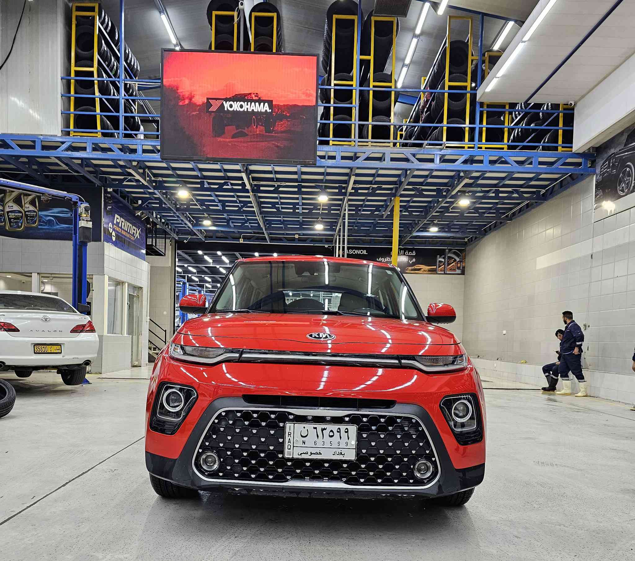 السلام عليكم ورحمة الله
كيا سول 2020 EX
 وارد امريكي حادث  خلفي بسيط جدا رقم بغداد بأسمي ✅
🔴 بصمة تشغيل 
🔴 شاشة اعطال 
🔴هيتر كشنات امامية 
🔴رادارات 360° 
🔴 رادار توقف 
🔴 تحديد مسار + مثبت سرعة 
🔴 اطفاء ذاتي عند التوقف 
🔴 تبريد منفصل مناخين 
🔴 داخل لونين مع تطعيم بلاك بيانو 
🔴 الكشنات مغلف جلد + ارضيات ربل اصلية
🔴كرسي السائق كهرباء 
🔴 لد نهاري + كشافات + لايت هايلوجين 
🔴 شاشة ترفيه كبيرة 10 انج + نظام خرائط. 
السيارة اني مرقمهة بعد الاستيراد وجديدة جدا استخدام شخصي قليل 
ماشية 39 مايل فقط السيارة جاهزة بدون اي نقص 
السعر 160 قابل للتفاوض بعد المعاينة فقط 
مكان السيارة بغداد / الدورة 
***********
