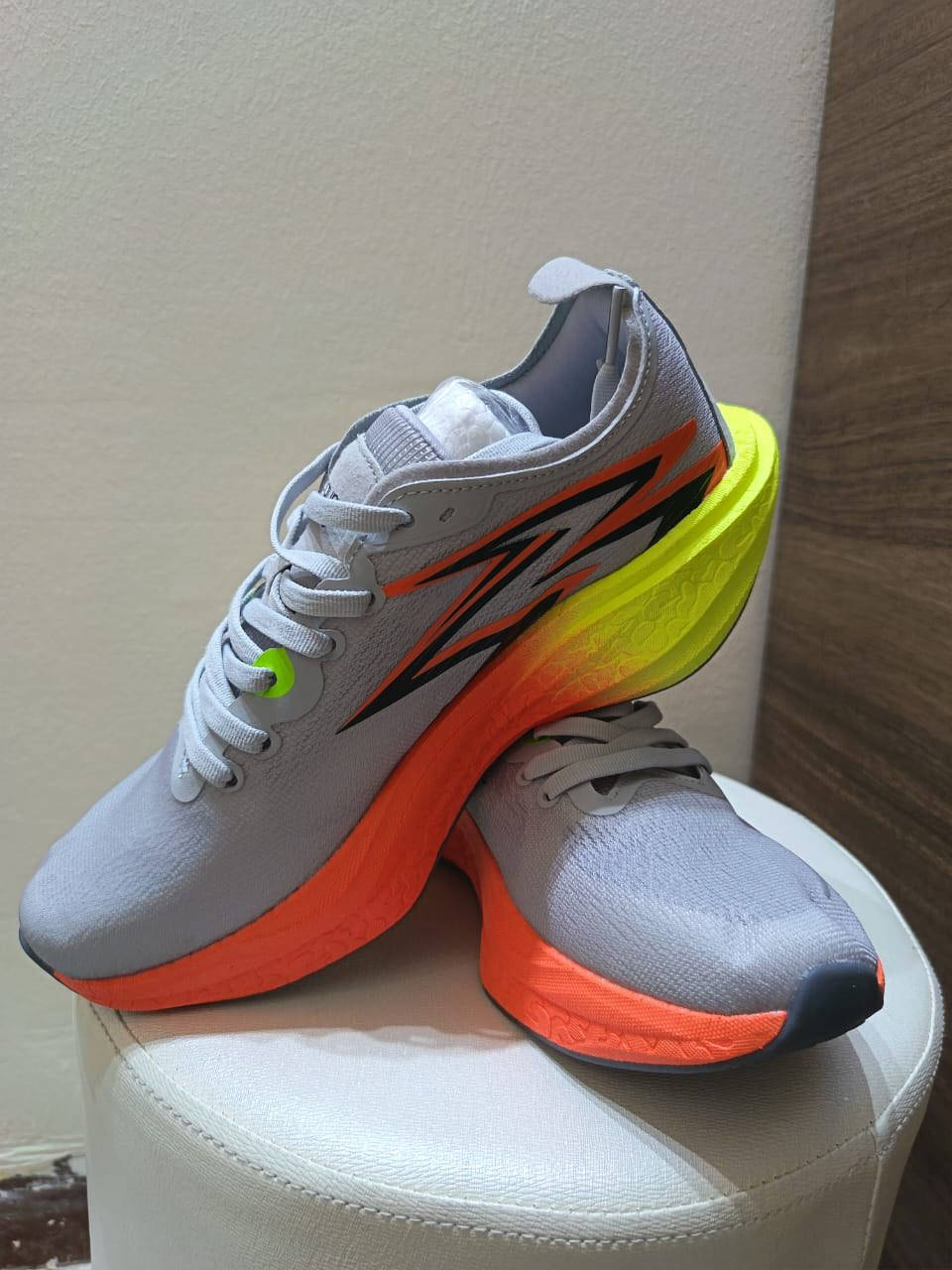 سلام وعليكم حذاء ماركه Saucony كوبي كلش حلوه وقويه قياسها ٤٠ اكتبولنه سعر وبالعافيه يم اعلى سعر للاستفسار واتساب***********
