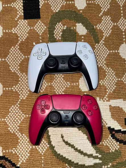 بلي 5 سلم اوربي ذاكره 1 تيرا استخدام شهر ملحقات يدات 2 قرص فيفا 25 مع ملحقات الجهاز كامله كارتون وايرHD شاحن يدات موصل كهرباء السعر 600بيه مجال قليل
بصره_قبله***********
