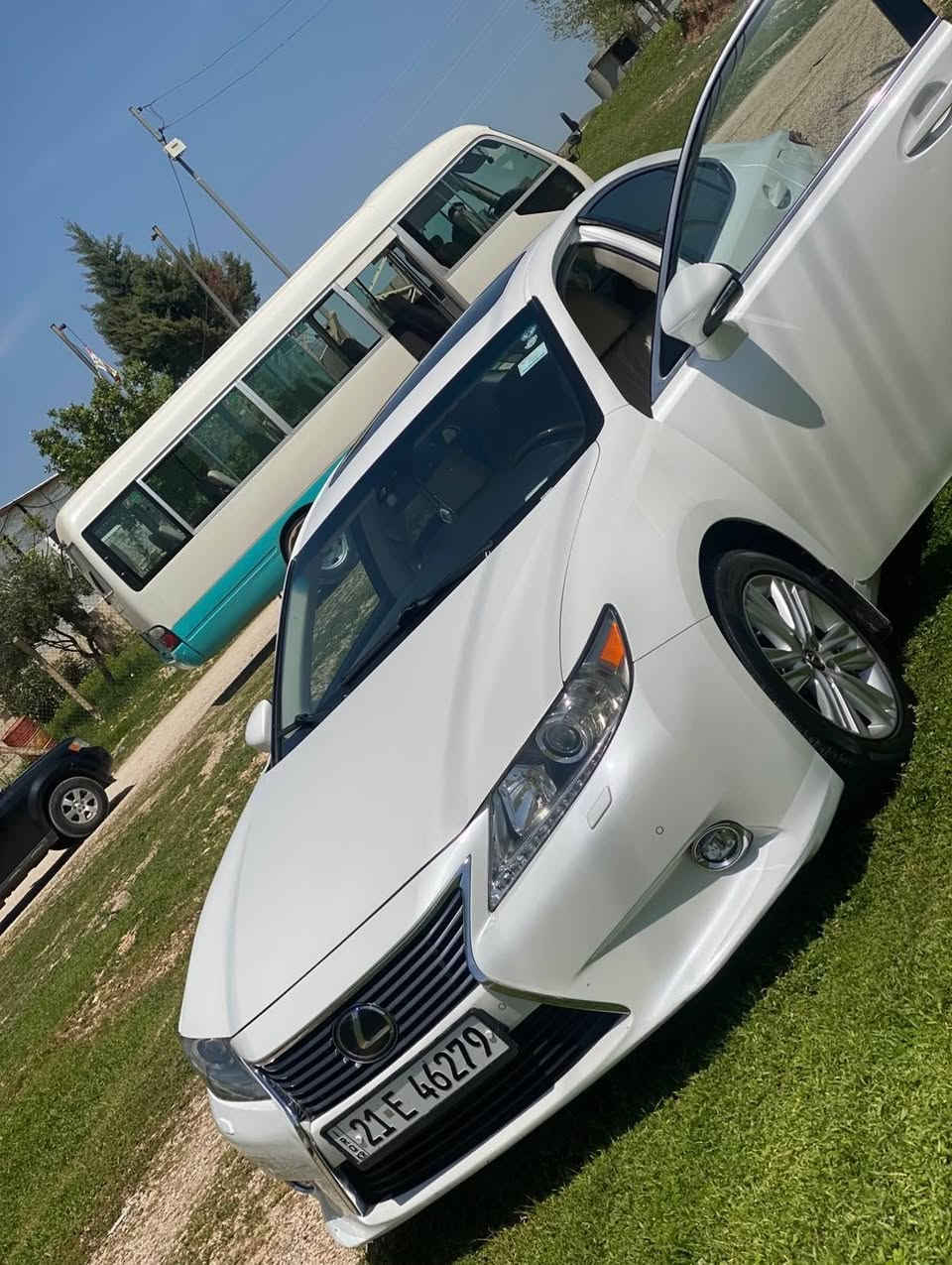 Lexuz es250 2015 
‎لێگزز مۆدێلی ۲٠۱٥ لمیتد خلیجی بۆ فرۆشتن
‎لە سفریەوە دوو دەستە کوشن و ناو و مەکینە و سنوق و پێش و پشتی هەموو گیانی بیلادی ماوەتەوە هەردوو بەسمەی بیلادی ماوە 
‎گێڕ و مەکینەی بڕخوی با نەیراوە
‎تەنها ۱۷٠هەزار کیلۆمەتر ڕۆشتووە  بە شەرتی هەموو فەحسێک ئەی فرۆشم کلێپسی دەعامی نەکراوەتەوە دینارێک مەسرەفی تیا نییە تەنها  دوو دەرگای سەکن 
‎بۆیاخە بێ دەعم بێ ئێرباگ بێ ناو گرتنن  
‎دەعامیەکانیشی بۆیاخ نییە سۆنەرم داناوە
‎شوختێک و یەک دوو چالی هەیە شایەنی باس نییە
‎ بە ناوی خۆمەوەیە  سەیارەی ماڵی خۆمە
‎مواسەفاتیش فول فولە ٥پەردەی فول
‎هەموو گیانی بە شەرت و فەحس ئەفرۆشم 
‎سعری فرۆشتن ۱۷۸ گەڵا معامەلەیەکی کەم
178$

***********
***********

‎لكزس ES250 2015  محرك 2.5
‎كير ومحرك مامفتوح، دواخل سليمة، 
‎بابین سەکن کلیر بدون دواخل بدون ئێرباگ بدون   حادث حتا دەعامیات بدون صبخ کول وەزع شەریکە
‎مواصفات خلیجی فول معروفة، مثل ماتشوفها بالصور.سفر شەریکە موهەنەد
‎السياره متواجده سلیمانیە حالياً اداورلك بأسمك نفس اليوم او ثاني يوم
‎السعر ۱۷۸  ورقة وبي مجال بسیط 
178$

٠۷۷۳۱٦۷٠۲۲۲
٠۷۷٠۲۱٦٦۹۳۲ السليمانية, العراق
