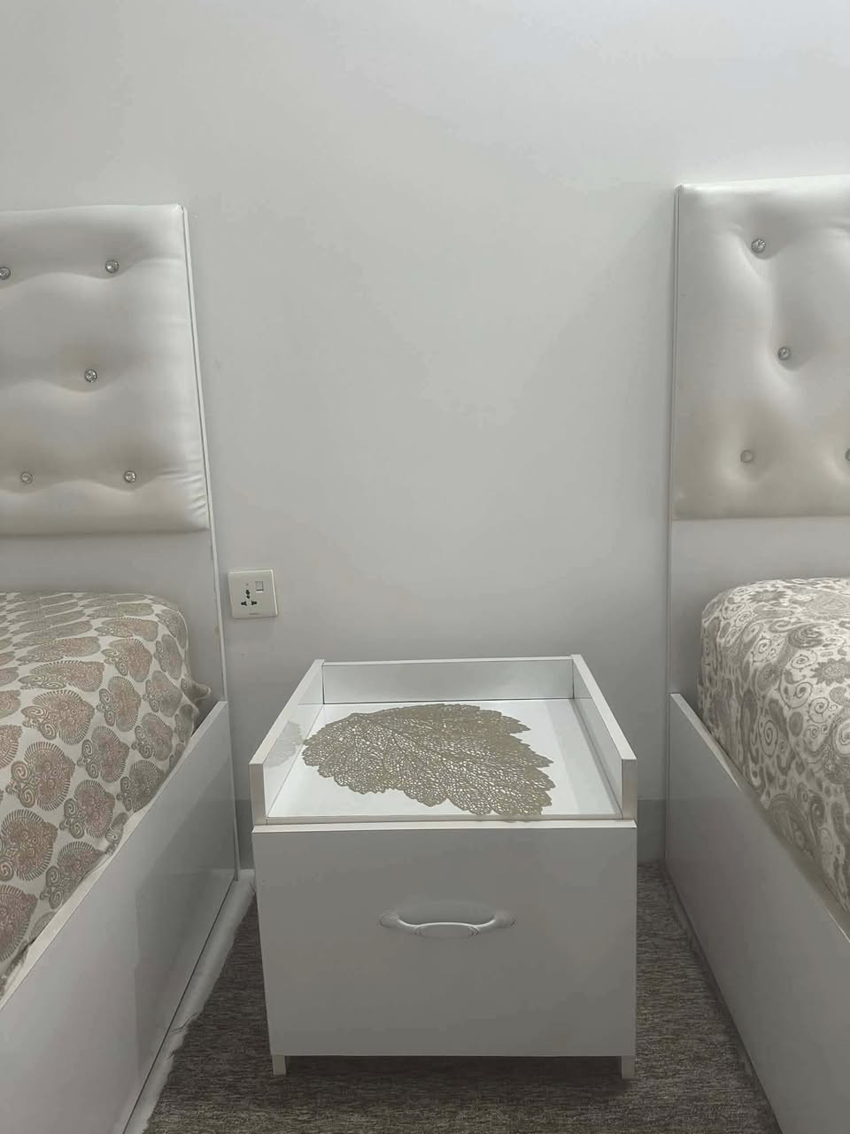 تاغمێکی زۆرتازەو بێ عەیب پێنج پارچەیە بەدۆشەکەوە دوملوێن زیاتر پێدراوە بەکەمتر بەئەفرۆشرێتەوە 
شوێن هەولێر


**إذا كنت صاحب هذا الإعلان وتريد حذفه لأي سبب، رجاءا أرسل رسالة إلى الدعم الفني**