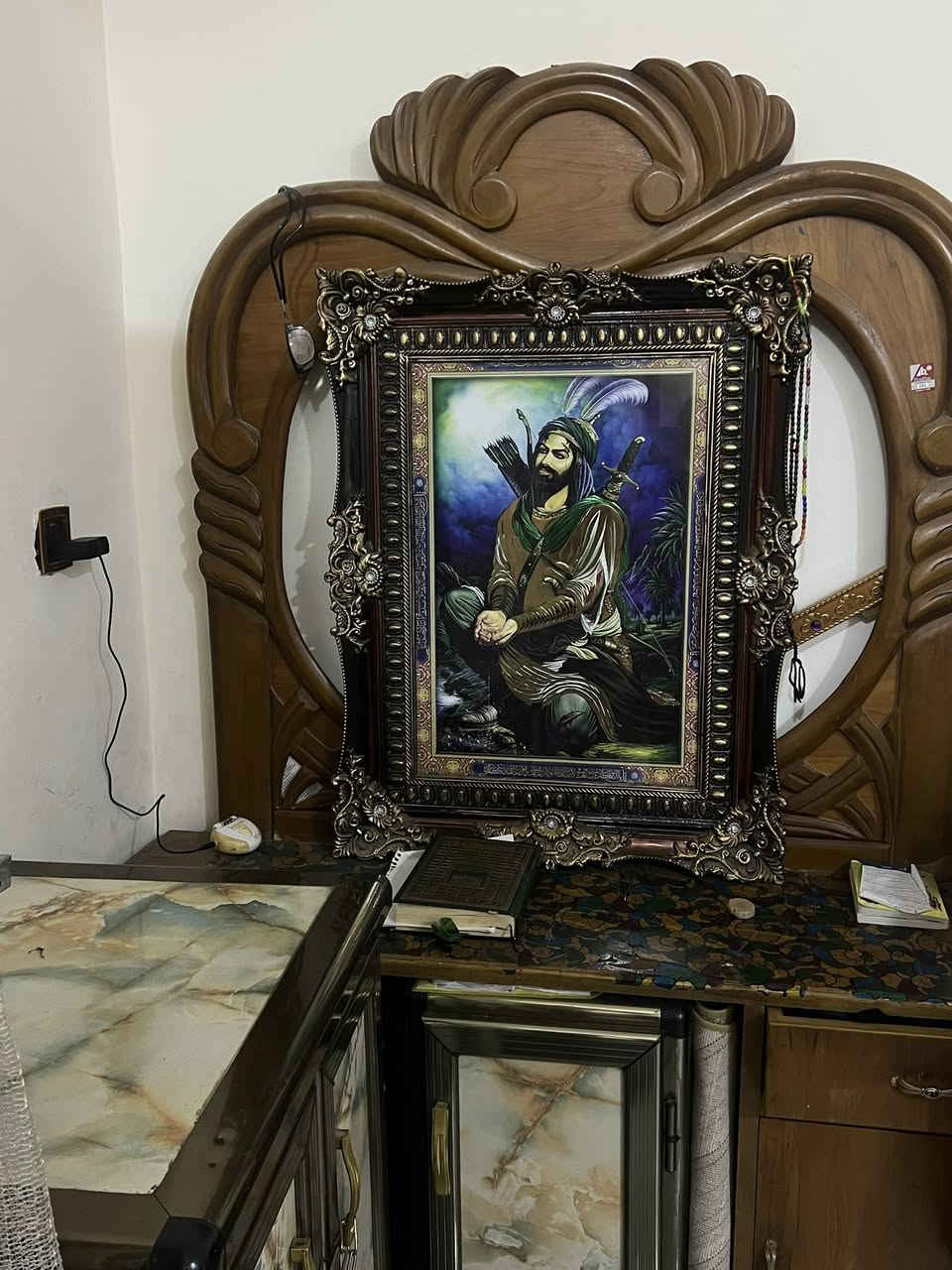 سلام عليكم غراض للبيع غرفة نوم صاج قوية كاملة سعر ٣٥٠  وساعة كبيرة للاستقبال او صالة جديدة بالباكيت السعر ٢٥ وصور الامام ب٢٠ العنوان زعفرانية نهاية شارع المعهد الرقم ***********
