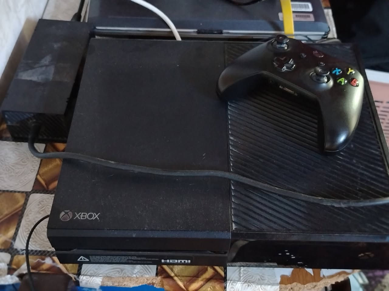 سلام عليكم جهاز اكس بوكس وان فات ذاكره واحد تيره الجهاز ملحقاته كلها اصليه بي هواي العاب مثل لعبه ريد ديد 2 واكو بي العاب يرادلهة اشتراك غيم باس والالعاب مثل هولو نايت سيلك سونغ هولو نايت الأولى وبي جي تي اي فايف وبي دوم وهواي العاب موضحة بالصوره سعر البلي دون الدركسون 125 مستعجل على بيعته والسعر بي مجال قليل لتواصل عبر رقم الهاتف *********** وسعر الدركسون 50 الف
