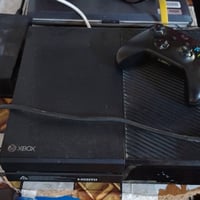 جهاز اكس بوكس وان فات ذاكره واحد تيره الجهاز ملحقاته كلها اصليه بي هوا...