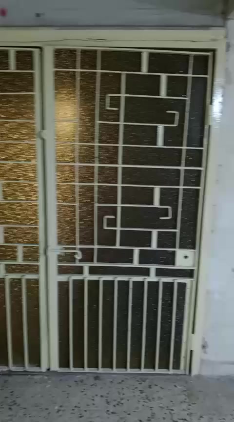 شقه للايجار خلف أسواق الهوئ والمدارس والشارع قريب والتفاصيل داخل الفديو الاستفسار *********** ابو نمر
