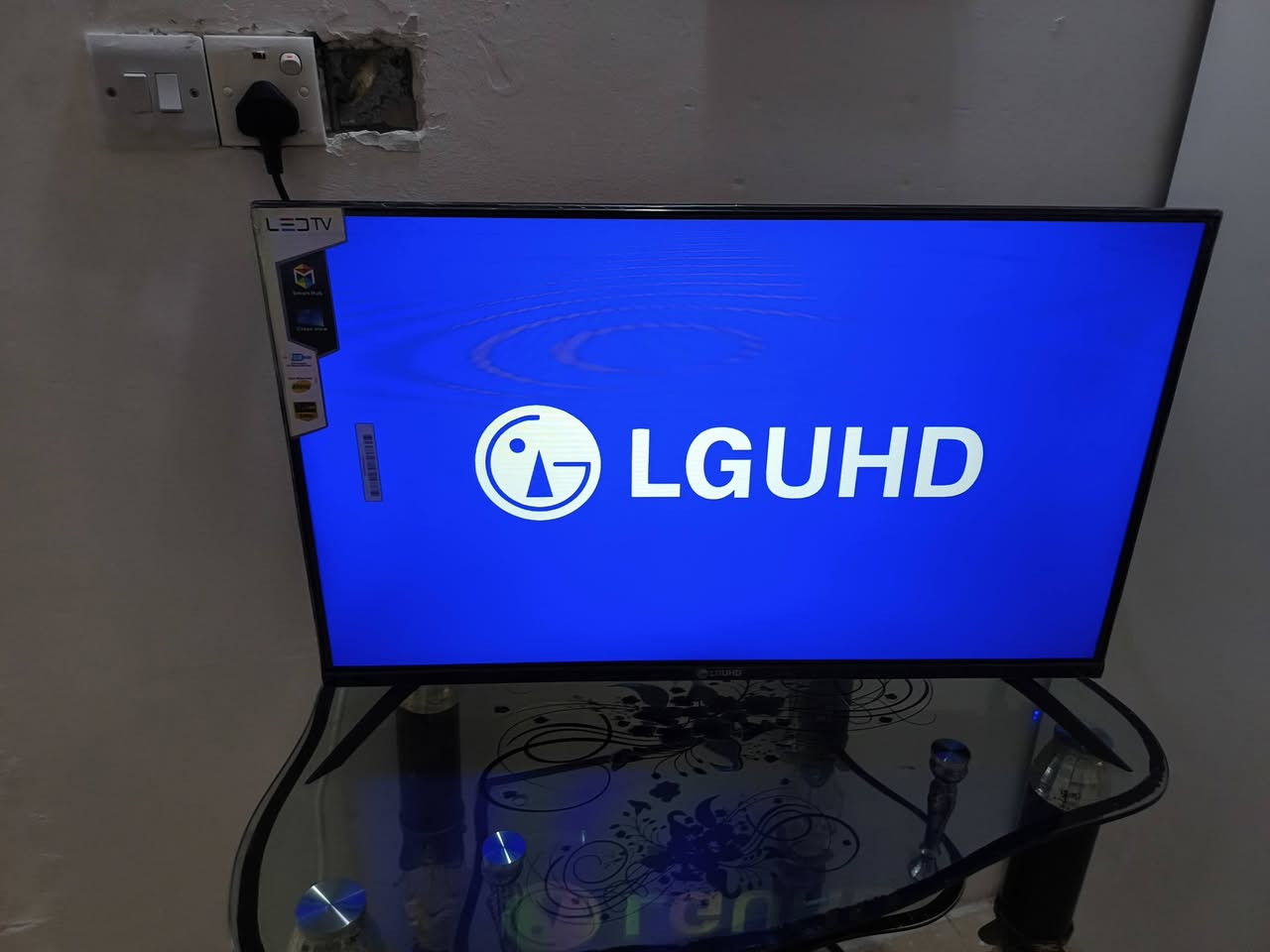 سلام عليكم
بلازمه LG سمارت حجم 32 استخدام 14 يوم فقط نضافه 100%100 سعر 120 وبيها مجال 
*********** واتس
