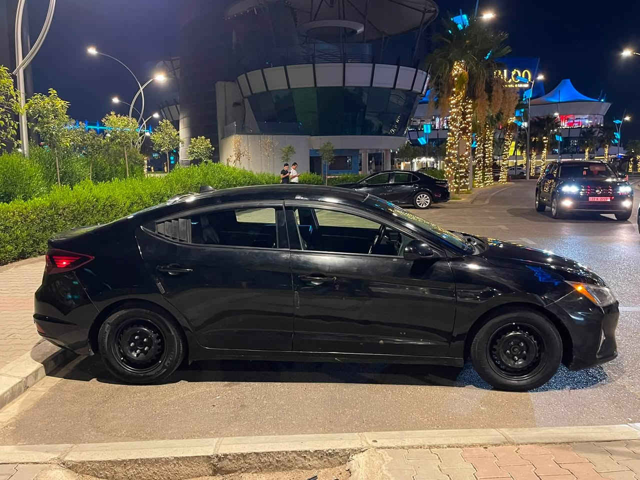 🚗 للبيع | Hyundai Elantra SE 2020 🔥
كير ومحرك شرط شركة 🔶
✨ المواصفات:
 موديل: 2020
▪️ الفئة: SE
▪️ اللون: أسود
▪️ الممشى: 189 ألف كم
▪️ محرك 2.0 CC اقتصادي، قوي، واعتمادي
▪️ گير 10 نمر بتبديلات ناعمة وسلسة
▪️ كاميرا خلفية
▪️ مثبت سرعة
▪️ بلوتوث + USB
▪️ تكييف ممتاز وثبات عالي بالطريق
🛠️ الحادث: بابين من جهة عكس السائق مع وجود بعض الملاحظات 

💎 سيارة مرتبة ومصروف عليها ادامة فقط يم الشركة 
السعر 115$ وبيها مجال 
📞 للاستفسار الأتصال على الأرقام 
***********
***********
العنوان تكريت او أربيل
