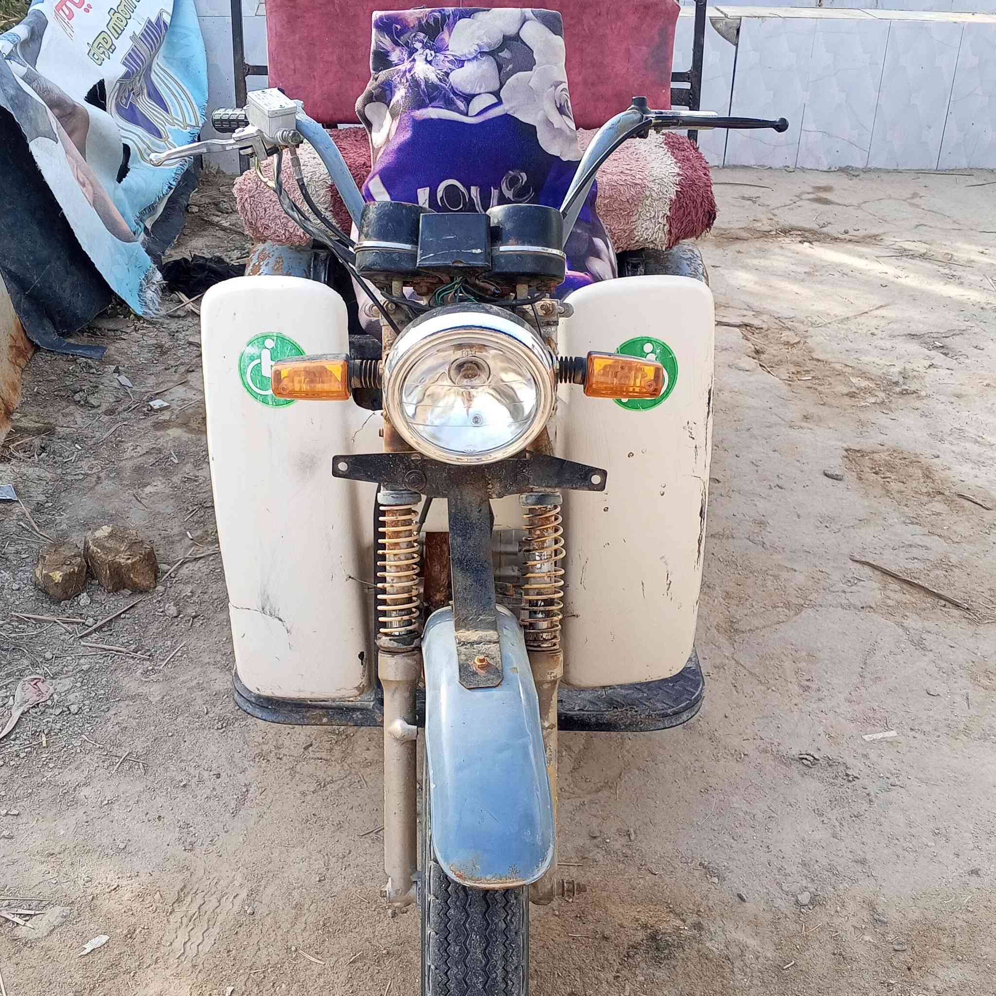 السلام عليكم..
تكتك معاقين للبيع شغاله من الطول للطول غراض كله جديد عوزه بس باتري مكينه مال دايون بيه مامفتوحه..***********رقمي
