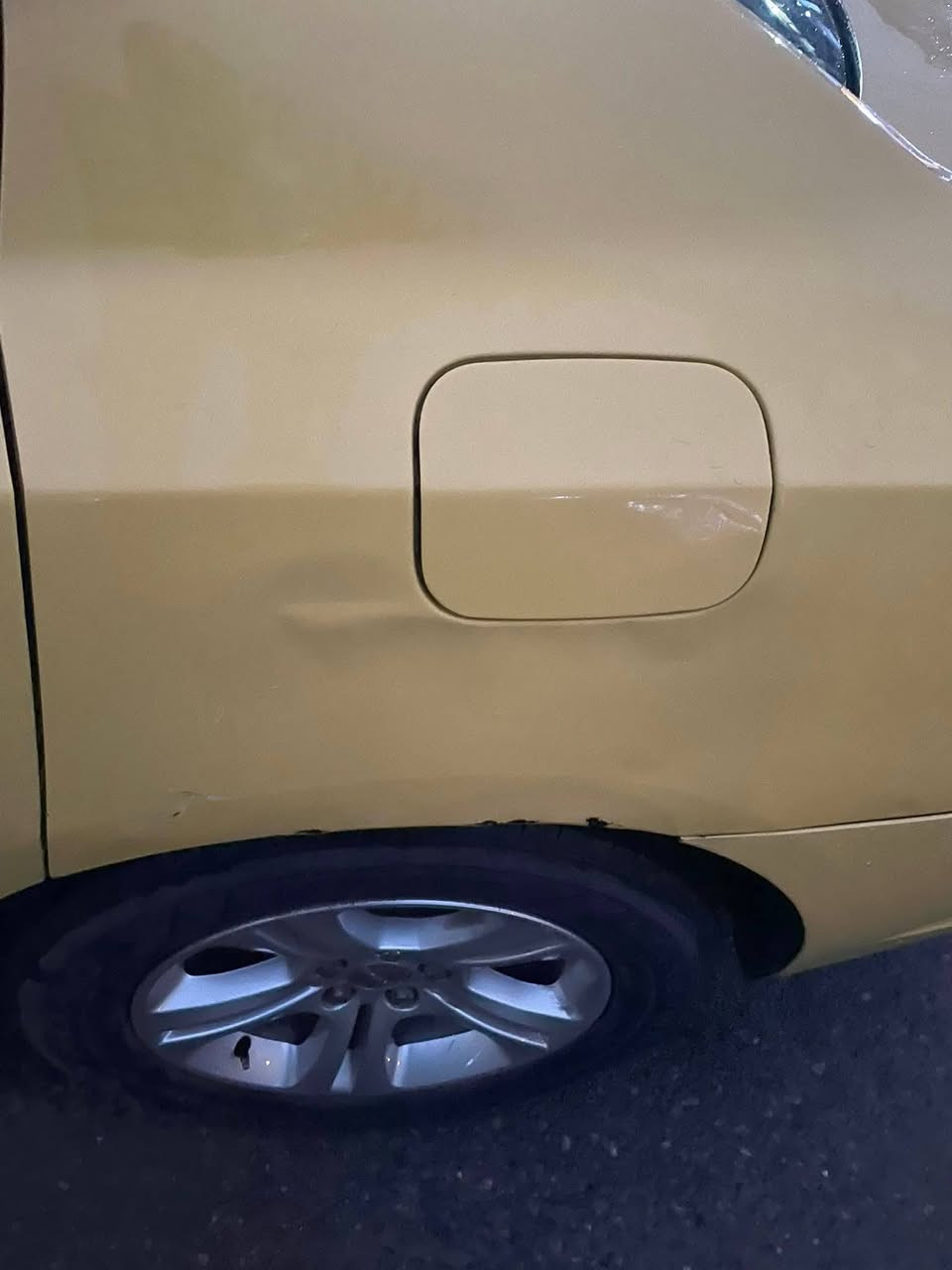 السلام عليكم جارجر تكسي موديل ٢٠١٢  ابسمي سنويه جديده  كفاله من العيب الشرعي مكينه كير حداديه منضومه زنون تدفئه تبريد خير من الله حادثهه الجاملغ الأمامي والبنيد مفتوح وراجع نفسه فقط وبيهه طخه بسيطه يم القبق مال البانزين السياره بيها اكسل السعر ١٣٠$
مكاني بغداد مدينه الصدر 
غير متواجد عل فيس اتصال 
***********
