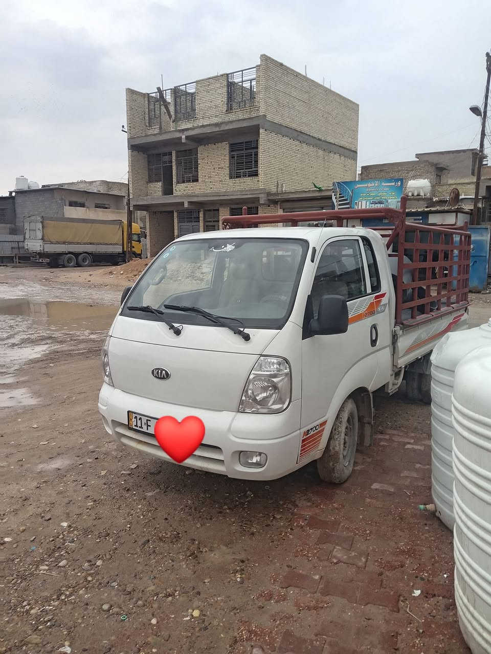 يا الله
سلام عليكم

كيه ٢٠١٠موديلحمل

محرك ٢٧٠٠

رقم بغداد

سياره مرتبه مكفوله من ضربه بيها فقط رشات صبغ

سعرها ٩٢ وبيها مجال مكاني بغداد ***********
