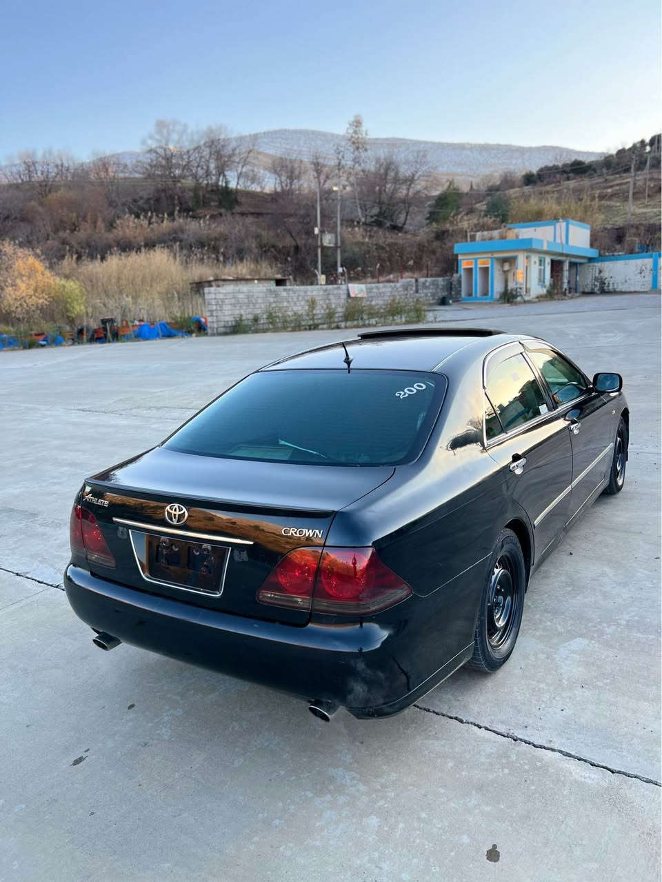 تویتا کڕاون شاهینە 
بڕاوە بڕاوە سپۆرت ڕەشی قەتران
٢٠٠٥ بەسمە ڕەش
بۆفرۆشتن ١٨٠ بی دوکەڵ
گیڕومەکینە بچوک
مەرخوبی بازاڕ
سعری ٤٨گەڵاو مەجال
ژ.م***********
شوین قەزای دوکان
سەیارەکە بڕاوەی دوبەیە
٣دوگمە 
فۆڕمیکا سور
سڵایتە 
  ٥بەسمە
شاشە
سەیارەکە کامل جایز کراوە
هەموو گیانی مەزبووتە
تەبرید ساردو گەرمی بەسراوە
حساسەکانی مەزبووتە
یەک گڵۆپ لە ناو شاشەی هەڵ نابی
بەسمە کانی پیشی ئیشەکات
١٨٦هەزار هەقیقی ڕۆشتوە 
دەعمو لیدراوی نیە سەقفی بۆیاخی نیە
گیڕومەکینەو تەبرید بەشەرتی ١٠٠٠٠وەستا
شوین قەزای دوکان
ژ.م***********
سعری٤٨گەڵا کەمیک مەجال دخان, السليمانية
