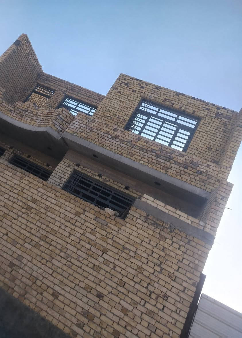 خلفه بناء متفرغ حالين ***********
