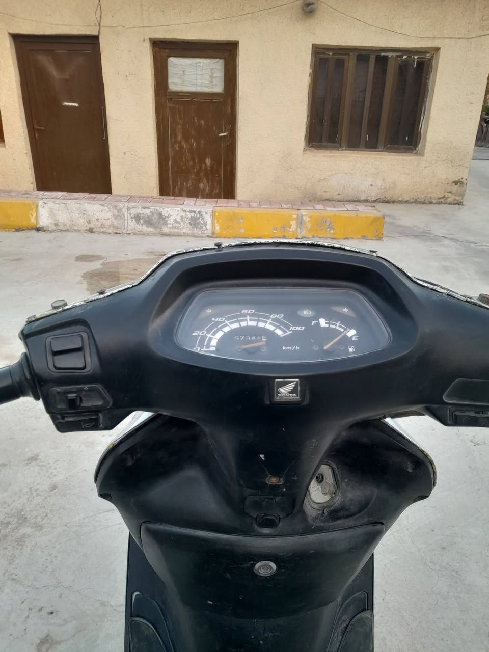 السلام عليكم دراجة هونده سبيسي ياباني بلاد سرعة ١٠٠ مكينة ناعمه خير من الله نكره سلف وهندر كهربائيات كله شغاله شلعه ومعدل تخم تاير جديد استاند وصطي استاند صفحه السعر ٣٥٠ بيه شويه مجال الاتصال ***********

