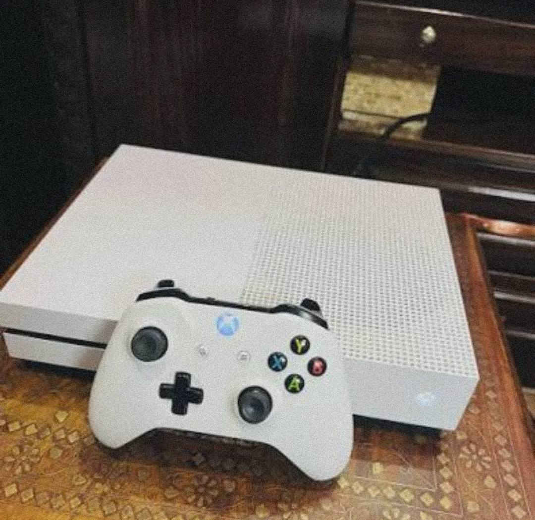 إكس بوكس ون إكس
المساحه ون تيرا 1t

نضافة الجهاز 95%

استخدام قليل جداً

مع استراك گيم باس شهرين

مكاني النجف 
***********

السعر 225 بي مجال
