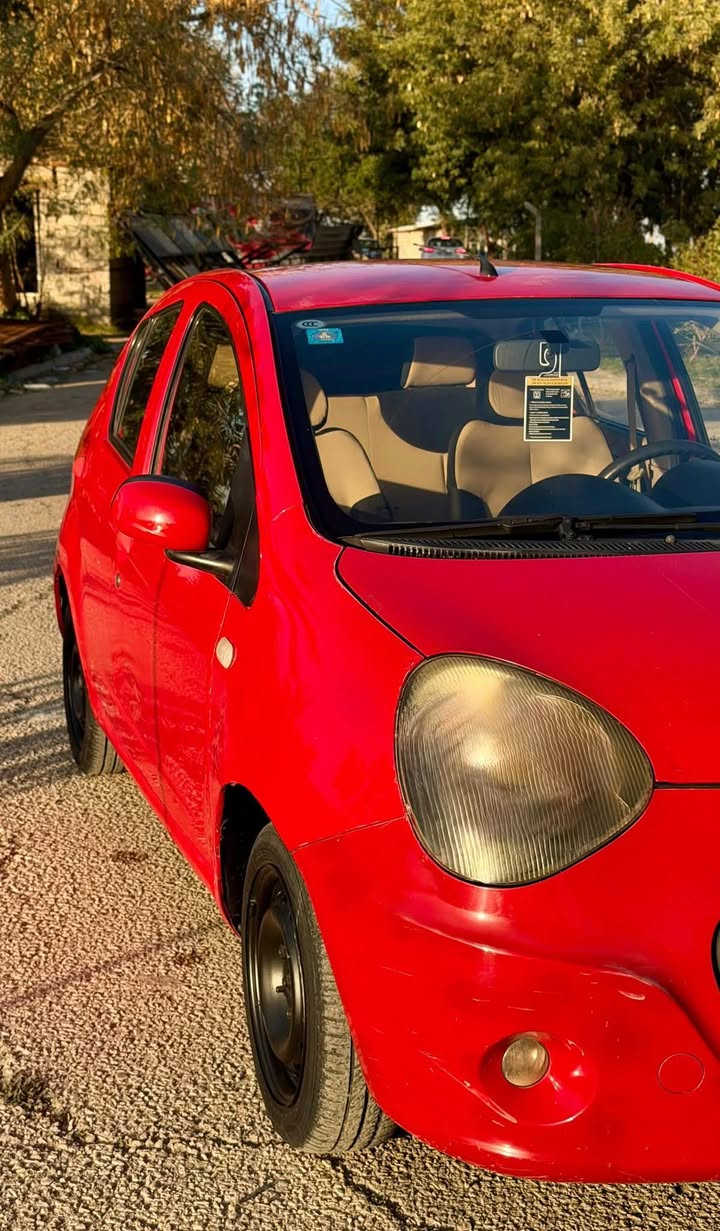 السلام عليكم جيلي باندا2012 
سيارة بدون ضربه مصبوغه جماليه   
كير ومحرك مكفول
صدر ممتاز كهربائيات كلها جديده
تخم تاير وباتري جديد غرفتها نظيفة 
كير ومكينه كورله 
سعرها 40 
مكاني البصره خمسميل
رقم ***********
