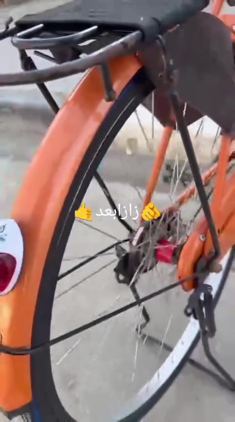 يالله بيسكل حلو ونضيف حجم26 الون مشمشي شرط حاويه موديله 21 بيسكل شوفت عينك رايده 110 وبيه مجال  مكاني بصره الطوبه ونخياه رقم *********** تصال
