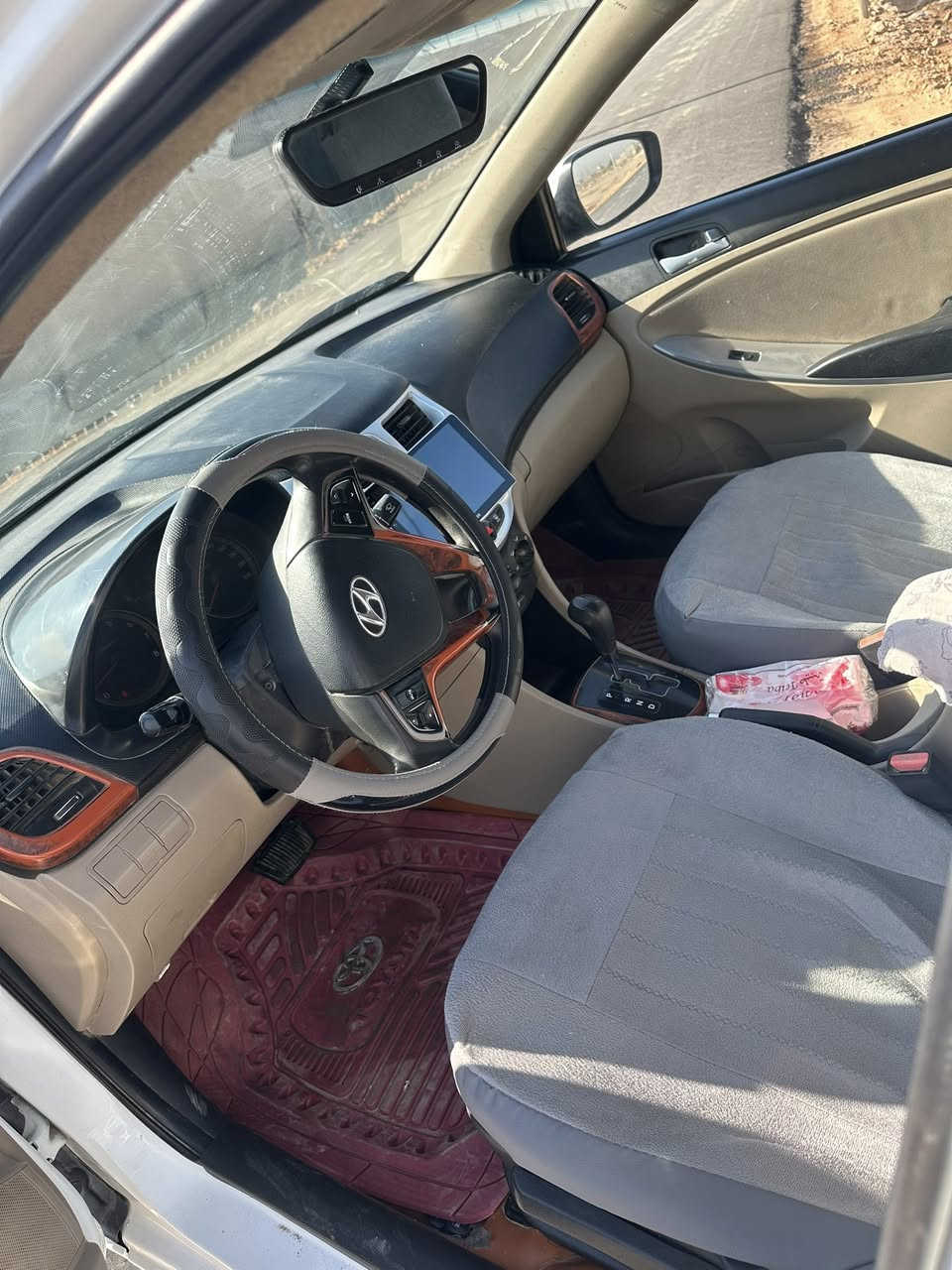 .
السلام عليكم 
للبيع هونداي اكسنت 2017خليجي 
كفاله.
فول مواصفات 
مكينه 1.600
فتحه تحكمات شاشه رقم قادسيه الجديد 
العنوان الديوانيه السدير 
***********
