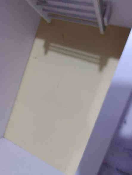 سلام عليكم غرفه للبيع غرفه نضافه فول سلايت الكنتور ومثل ما شوفون اا ميز تواليت زاويه ومجرات وجربايه الغرفه سعر 750وبيهة مجال قليل...... تصال عل رقم او وتساب فيس ما متواجد *********** بس شراي يتصل؟
