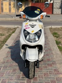 مكلف بلنشر دراجة سكنس(فحل )  🛵 للبيع دراجة شلعه معدل كهربائيات كلهه شغ...