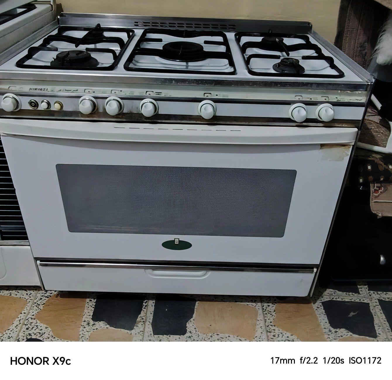 طباخ ٥ عيون مصري نوع كريازي للبيع شرط الشغل السعر ١٧٥ العنوان خانقين بانميل للاستفسار *********** خناقين, ديالى
