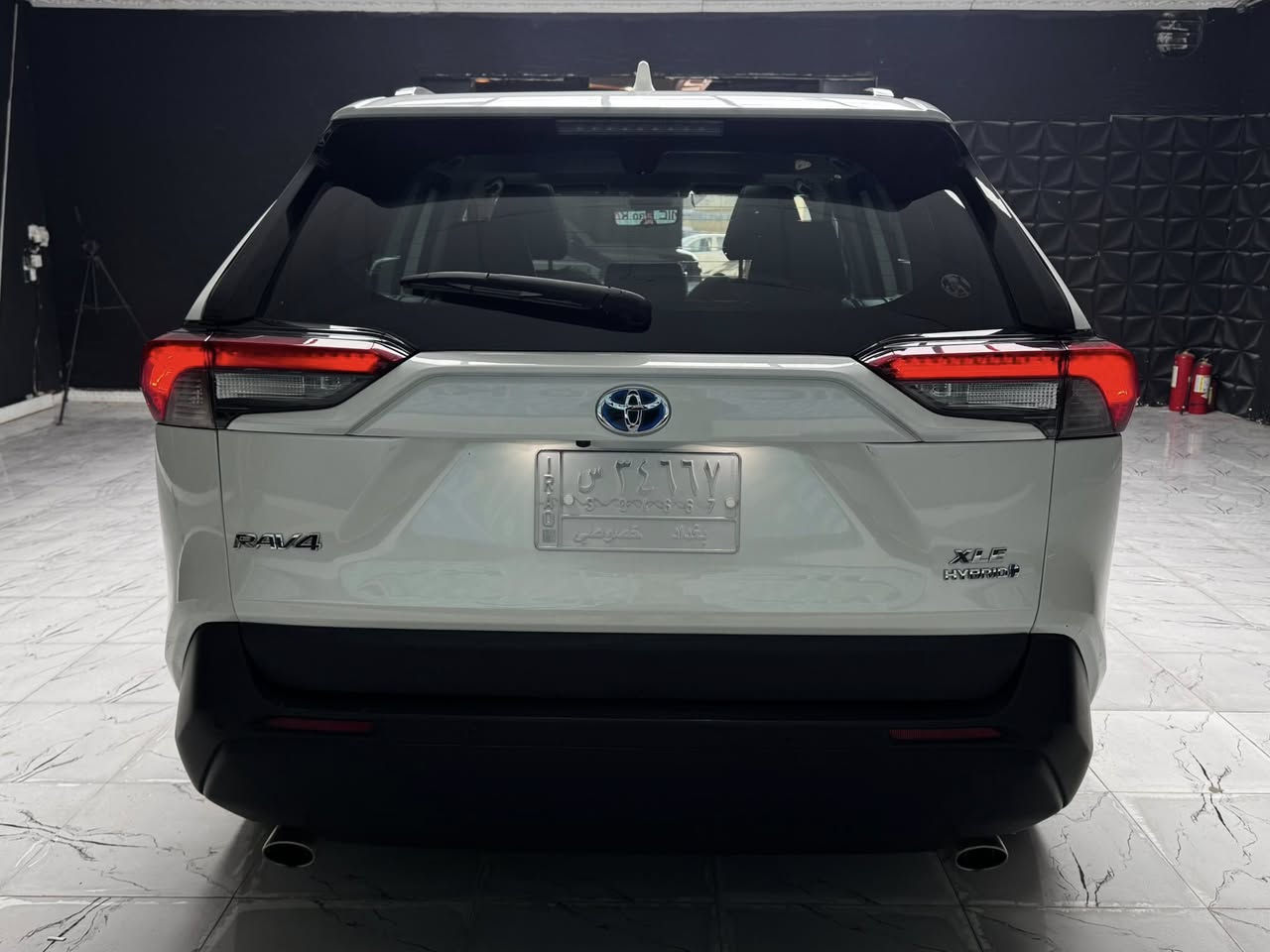 السلام عليكم
للبيع تويوتا راف 4 (هايبرد) موديل 2021 وارد امريكي
مرقم بغداد باسمي
الحادث خلفي (جنطة فقط)
رقم الشاصي
4t3b6rfv4mu024768

- مواصفات السيارة 
1. حجم المحرك 4CYLINDER 2.5L 
2. مفتاح التشغيل / بصمة 
3. بانوراما
4. فتحة سقف
5. حساسات أمامية 
6. حساسات خلفية 
7. رادارات 
8. توقف ذاتي
9. نقطة العمياء
10. لايت زينون + LED 
11.  كشافات ضباب
12. بك لايت LED 
13. حجم الاطار 225/60R18
14. ويل كب 18
15. شاحن وايرليس
16. سماعات نوع JBL
17. عدد AIR BAG 9 
18. سايد بريك كهرباء أوتوماتيك 
19. أABS
20. شاشة Apple Car play 
21.  كاميرات عدد 3
22.  مثبت السرعة Cruise 
23. المقاعد جلد 
24. تدفئة المقاعد الأمامية
25. كشنات جلد
26. تبريد شاشة مناخين منفصلين 
27. قطعتين تبريد  
28. تحديد المسار
29. أوضاع القيادة Drive Mode 
30. أوتو هولد 
31. نظام مانع الانزلاق 
32. تحكم المقاعد الأمامية كهرباء 
33. لايت أوتو
34. جنطة كهرباء 
35. تشغيل عن بعد

- مكان السيارة كربلاء
السيارة ماشية 72 الف ميل

للاستفسار اكثر ومعرفة السعر الاتصال على الرقم 
***********
