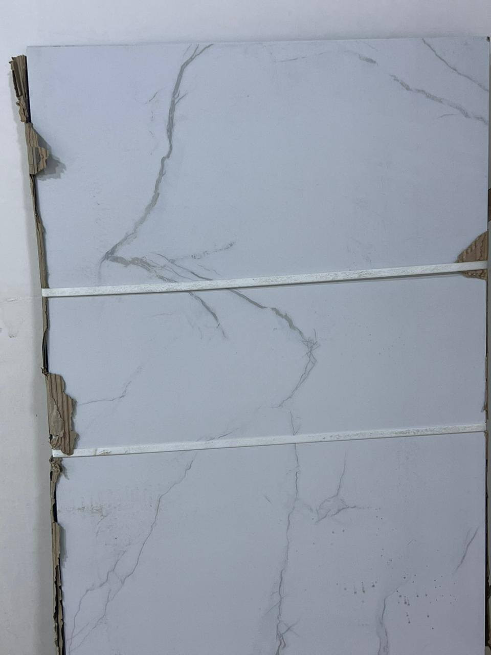 بورسلين ايراني متوفر ابسعر مناسب كميه مفتوحه جمله مفرد  المكان النجف لاستفسار الرقم ***********
