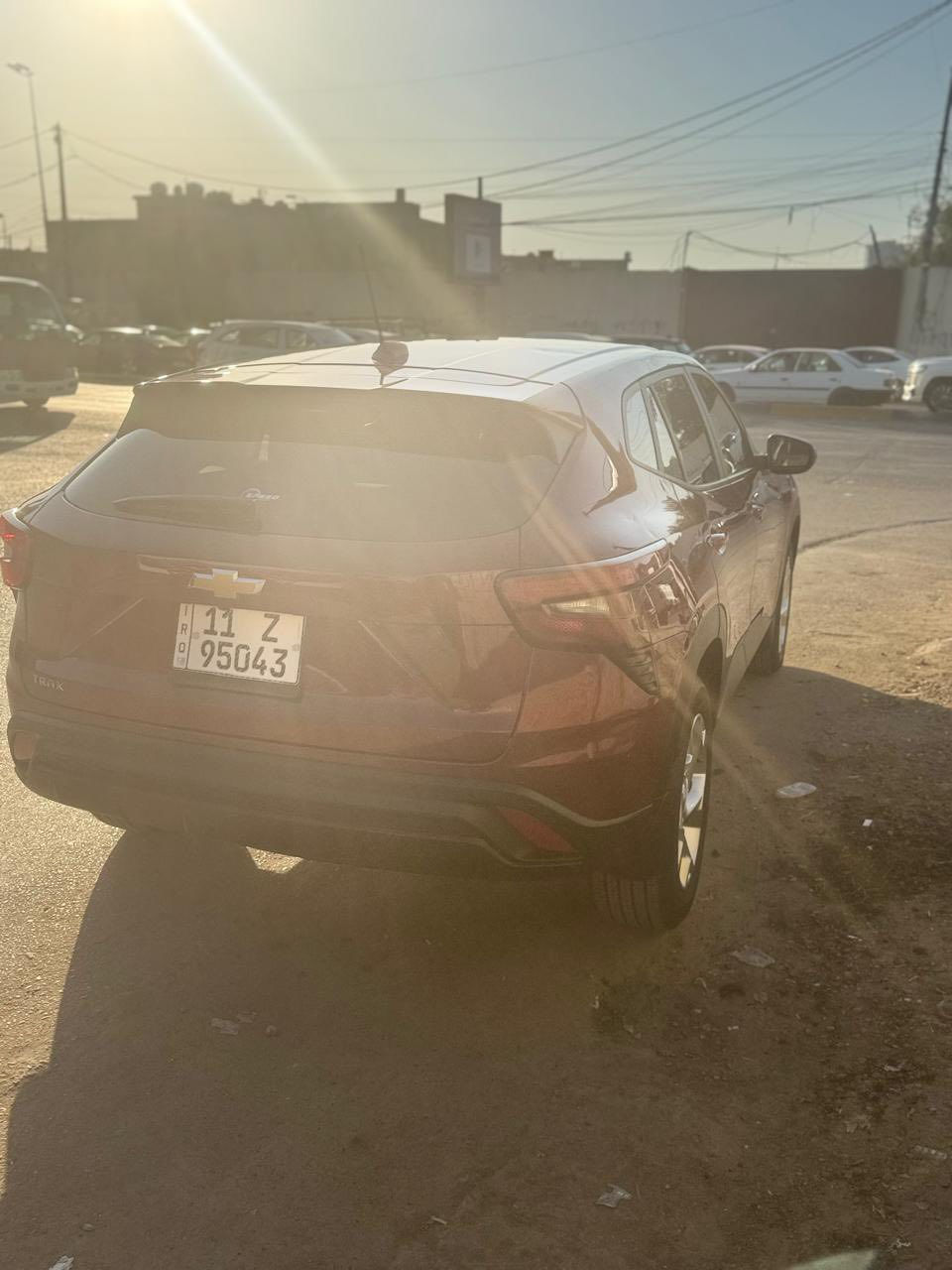 سلام عليكم
شوفر ليت تراكس موديل 24 رقم بغداد. دولي هزه وارقام وسنويه كله جديد ماشيه 14000 الف حادث خفيف سطحي بيع او مراوس حسب قناعه  موديل حديث سعر 140 وبي مجال بسيط *********** مكاني بغداد
