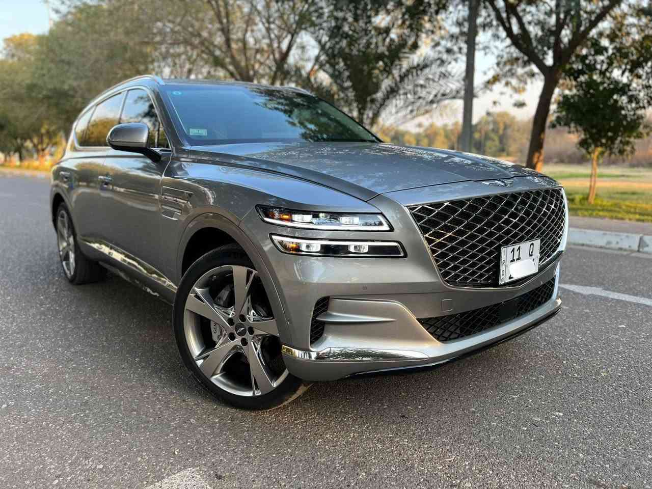 السلام عليكم 
للبيع جنسز GV80 سياره جديده جدا موديل ٢٤ 
ماشيه ٢١ الف 
المواصفات فووول اعلى فئه برستيج 
المحرك ٦ سلندر  سعه 3.5 
بانوراما 
كامرات عدد ٤ 
كراسي جلد وكهرباء ومساج 
صندوق كهرباء 
بردات جانبيه 
رادار امامي خلفي جانبي
ومواصفات كثيره 
السياره بدون صبغ عل فحص 
الحادث جاملغ امامي مبدل نفس اللون 
رقم بغداد بسمي 
***********
السعر ٣٩٠ ورقه
