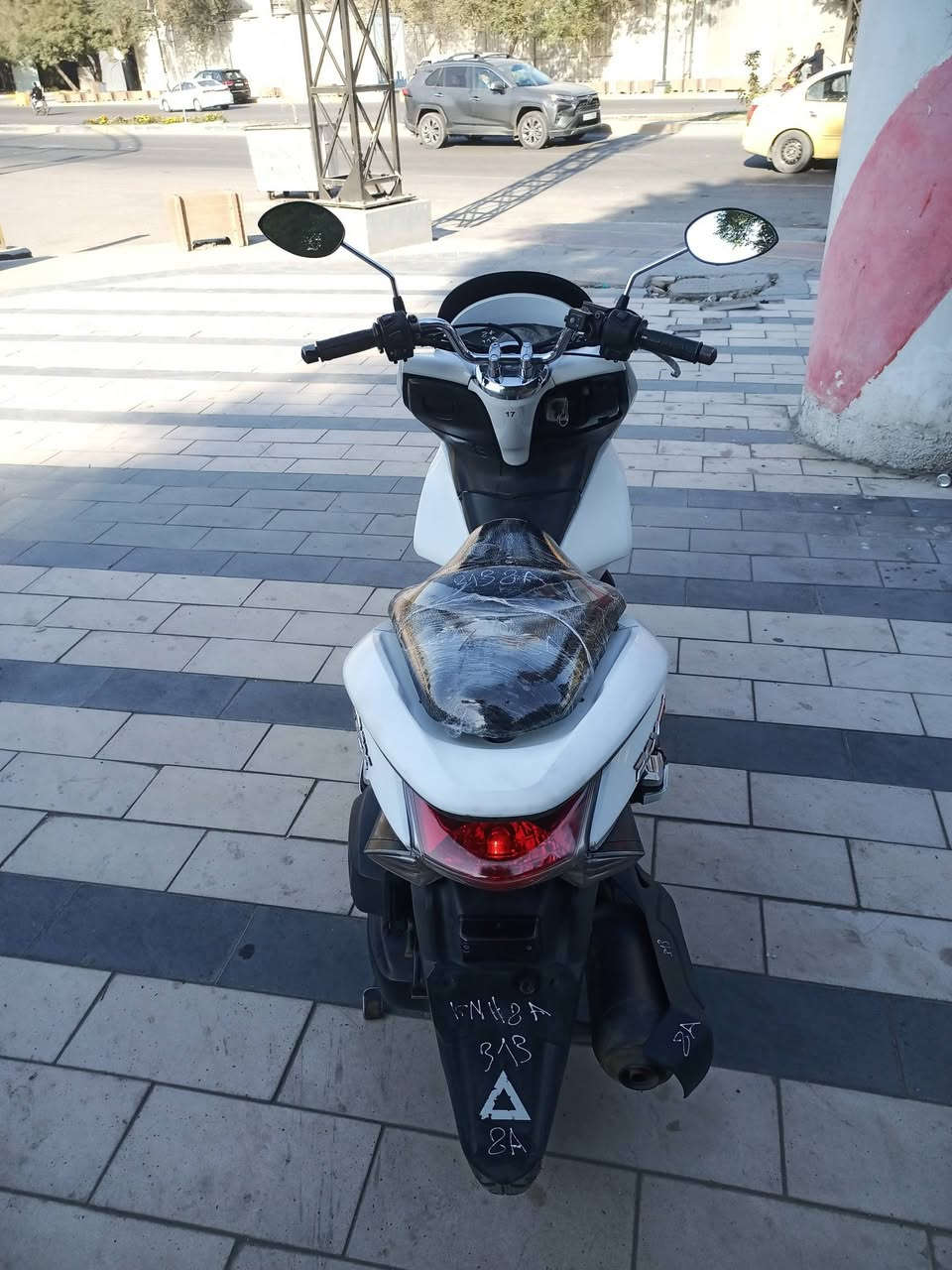 للبيع دراجه pcx ياباني الاصلي نوزل خطين ستان كهربائي حساس ازدحام دراجه جديده  حساس شلعه معدل خير من الله دراجه تتعب تكول جديده مال جناي  مكان بغداد الكرخ السعر مليون و 450وبيهه مجال والاستفسار  ***********
