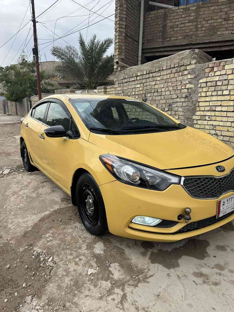 السلام عليكم سياره كيه فورتي موديل 2015وارد امريكي حادث بنيد فقط بدون دواخل سياره جاهزه حلوه محرك كير صدر تبريد تخم تاير مكفولة رقم بغداد تحويل مباشر مواصفات نص فول محرك 2000العنوان بغداد الامين شارع نواب سعر 97$بيه مجال بصيط النتصال ***********
