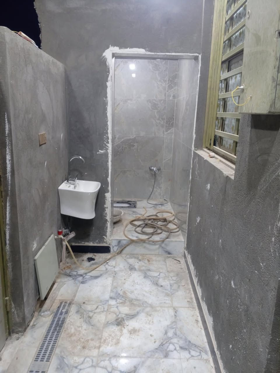 بيت زراعي في السديناويه 100متر
الشارع 10 متر قريب عله الشارع العام 
البناء درجه اولى للاستفسار الاتصال 

***********📞
