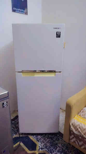 يا الله سلام عليكم  ثلاجه سام سونك  حجم ١٤قدم  مال غرف  مال عائله صغيره  سعر ١٣٠  مكان كربلاء حي الميلاد شارع ٢٠ للاستفسار ***********
