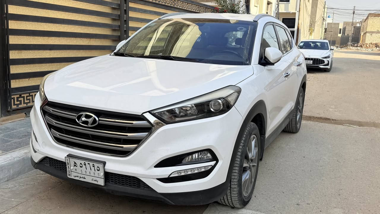 السلام عليكم..
توسان خليجي 18 بغداد ..للبيع فقط.. 

باسمي  .سياره بيها باب مبدل وكاله فقط.. 

والباقي مكفول .كير محرك كفاله ..تبريد وكف  

ماشيه 190 حقيقي 

الي يحب يستفسر.. يتفضل والاتصال***********

العنوان بغداد/ الدوره/ حي دجله 

السعر175$ وبيها مجال قليل جدا جدا.
