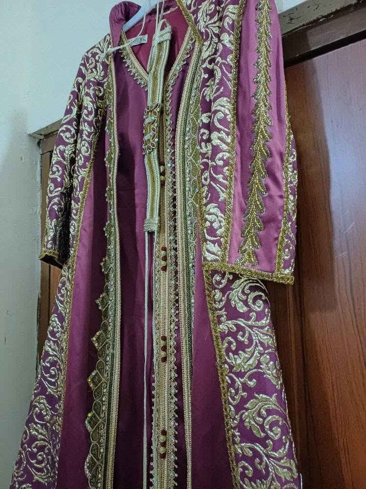 القفطان الماروني XL
الزيتوني XXl


**إذا كنت صاحب هذا الإعلان وتريد حذفه لأي سبب، رجاءا أرسل رسالة إلى الدعم الفني**