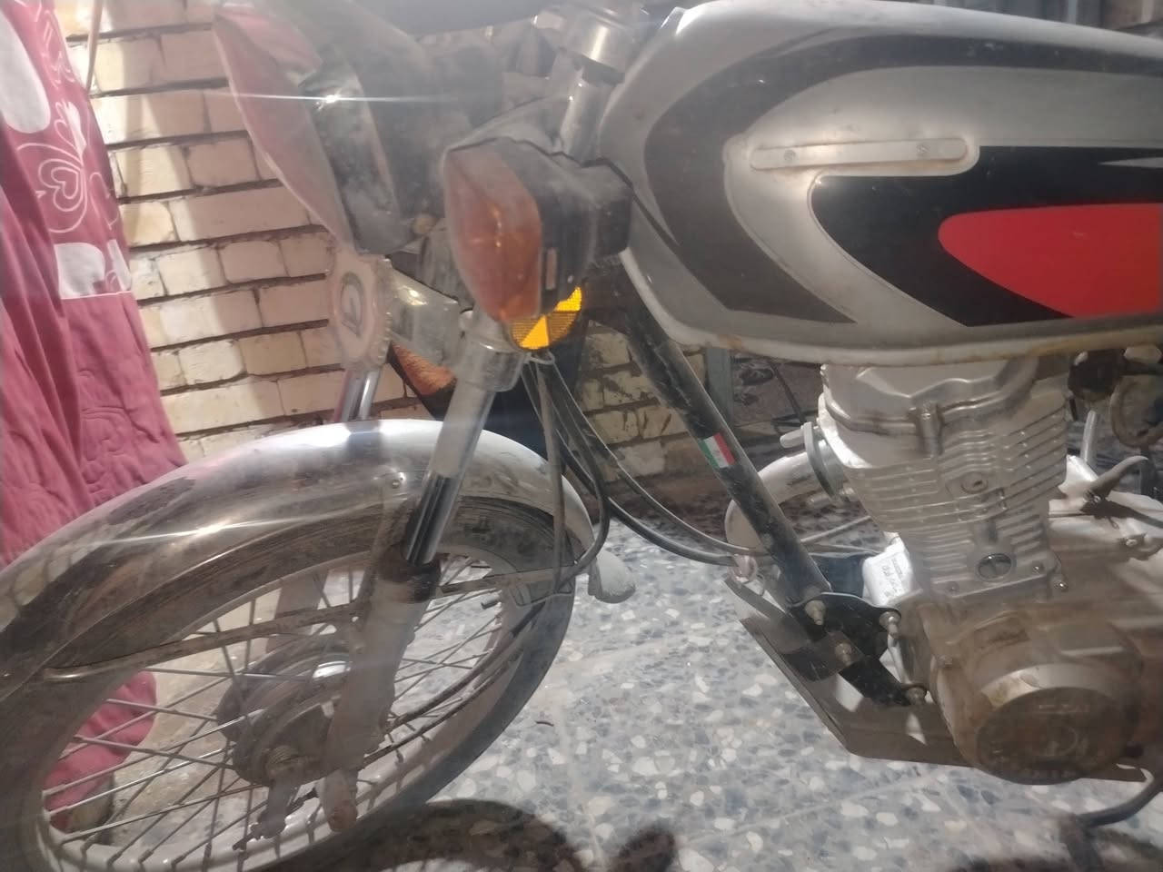 السلام عليكم
كلك مكفرله ونضيفه مامفتوحه دراجه مداريه وكلشي شغال بيه ب٤٥٠ قفل


**إذا كنت صاحب هذا الإعلان وتريد حذفه لأي سبب، رجاءا أرسل رسالة إلى الدعم الفني**