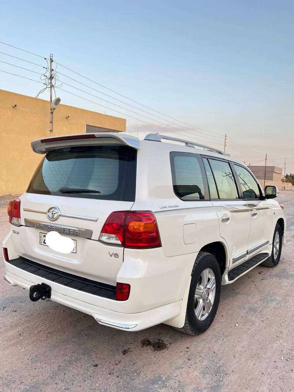 السلام عليكم للبيع الاندكروز 2010 محدث 2015 رقم اربيل دولي سنويه 2030 تحويل ثاني يوم محرك V6 محرك وكير مكفولات  بيه مكانات تبريد ثلج ❄️ قطعتين صبغ اشاره ترحيب مري شفط حساس خلفي أمامي الايت زنون كامره الخلفيه فتحه سقف شاشه الاندرويد سياره جاهزه صدر امامي خلفي جديد تخم تاير بصمات عدد اثنين العنوان البصره *********** الشراي ينتصل مكلف بنشر
