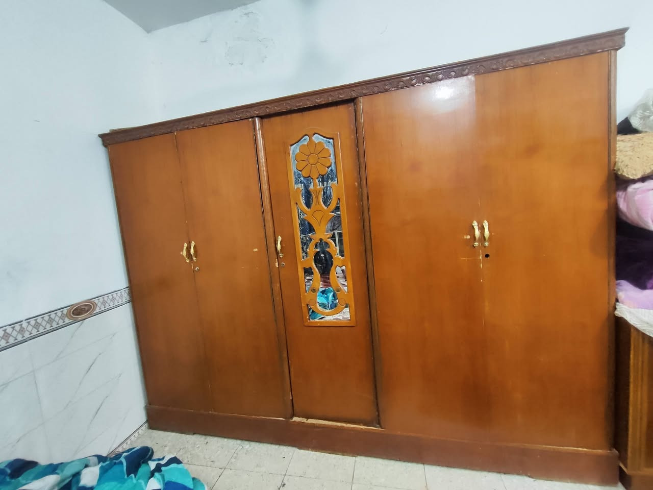كنتور للبيع صاج اصلي ثقيل 5باب لسعر 125
العنوان الشعله الدوانم 

‏‪***********‬‏
