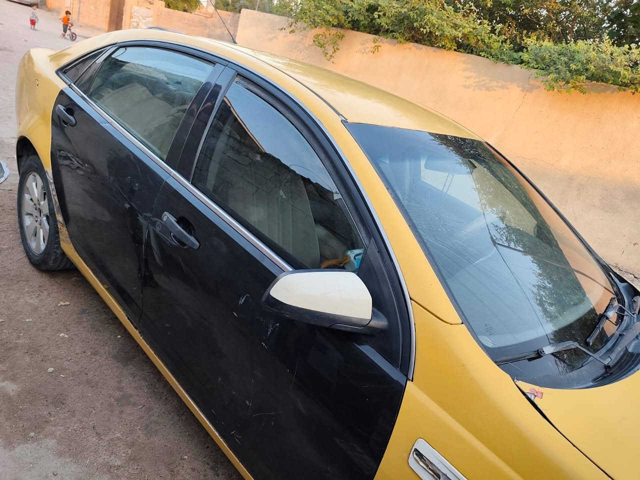للبيع كابرس أصفر تكسي مديل 2009 محرك وكير vvt3000 كير اتوماتيك مكينه وكير حلوات رقم بصره الماني أجره بأسم راعيه شرط التحويل غرامات ما عليه السعر 28 ورقه وبيه مجال مكانه البصره الشعيبه الشراي يتصل *********** .
