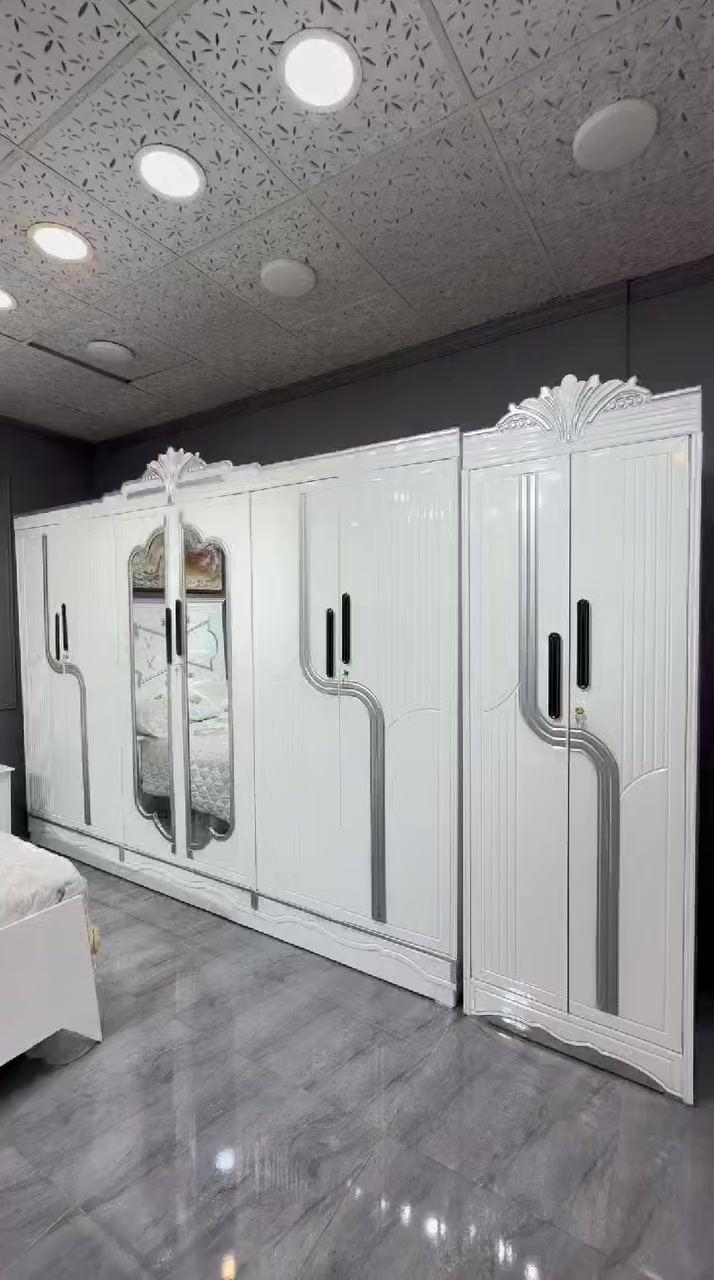 غرفة اخشاب  بسعر 950
⚜️تفاصيل الغرفة ....⚜️

صاج خارج ٤ملم ام دي اف 🪭
وداخل صاج ٣ملم 
صبغ مرمري درجة اولى 

عدد القطع  ٧ قطع 😍
1 //جرباية  قياس  ١٦٠ × ٢٠٠ 
//ميز جانبي ايسر قياس ٥٠
2// وميز  جانبي  قياس ٥٠
3// زاوية ارتفاع مترين عرض ٨٠
4// وميز بلازمه  
5//وميز مراية ارتفاع مترين عرض ١٢٠
6// وكنتور ٦ باب  ارتفاع مترين و١٥ طول ٣ متر و١٥

القطعه الثامنة حسب الطلب شازلون
سعرها 50 الف ❤️
طابوريه 25 الف ❤️

(توصيل مجاني مركز بغداد )
التوصيل يشمل الشد مجاني 🔥
(اطراف ٥٠)
باقي المحافضات حسب البعد


**إذا كنت صاحب هذا الإعلان وتريد حذفه لأي سبب، رجاءا أرسل رسالة إلى الدعم الفني**