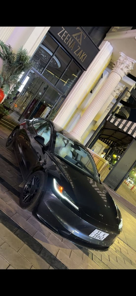 تيسلا model 3 2024 dual motor
دبل ماطور ٤٠٠ حصان
مغلفه ppf وكاله تيسلا
ماشيه 14 
اعلى مواصفات كشنات لون ابيض
باب وجاملغ مبدل ومصبوغ بدون لغد بدون ايرباك
***********
