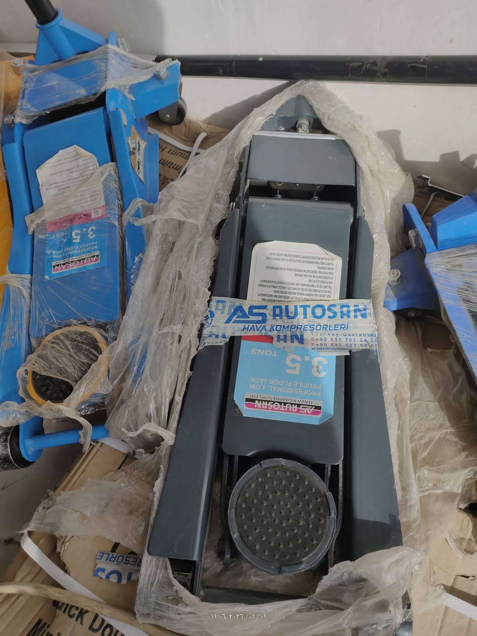 يتوفر جكات 4 طن و5. 3 طن تركي  ماركة اوتوسان اصلي
ديالى خانقين يوجد توصيل جميع محافظات 
***********
