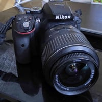 كاميرا نيكون D5300 للبيع الاستفسار واتساب 07722275595