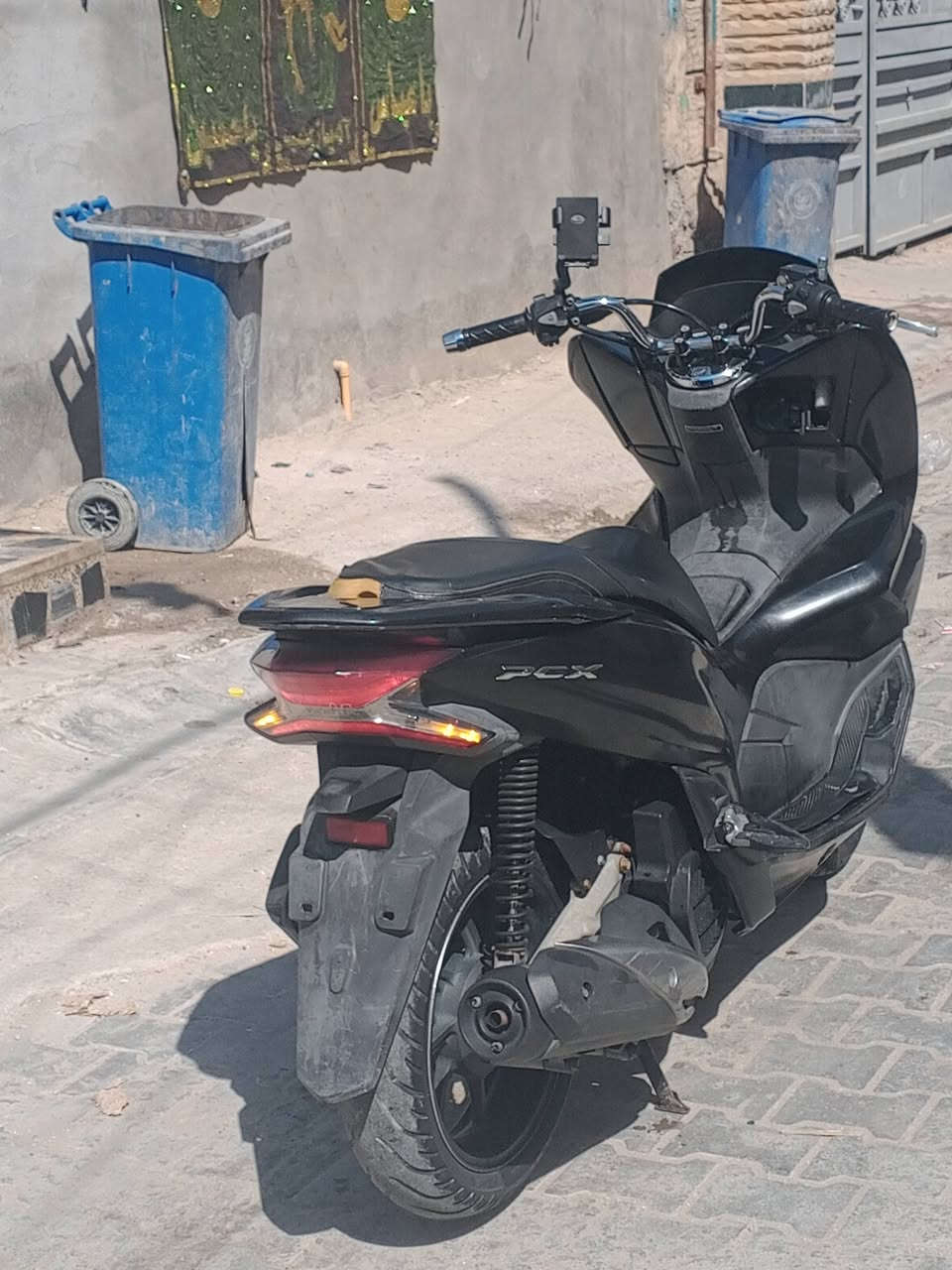 pcx 3 
للبيع حساس زدحام حساس ستان كهربائيات كلهة شغالة دراجة ما بيهة نقص نكرة سلف سعرها 1850 أو بيهة مجال بسيط مكاني مدينة الصدر تقاطع كسرة وعطش هاذة رقمي ***********
